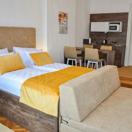 Maroon Free Parking Apartamento Saraievo Exterior foto